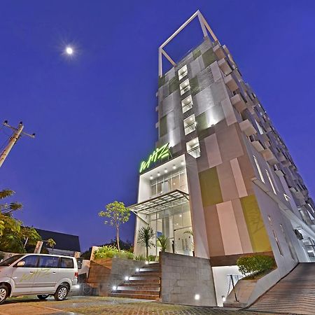 Whiz Hotel Pemuda Semarang Luaran gambar